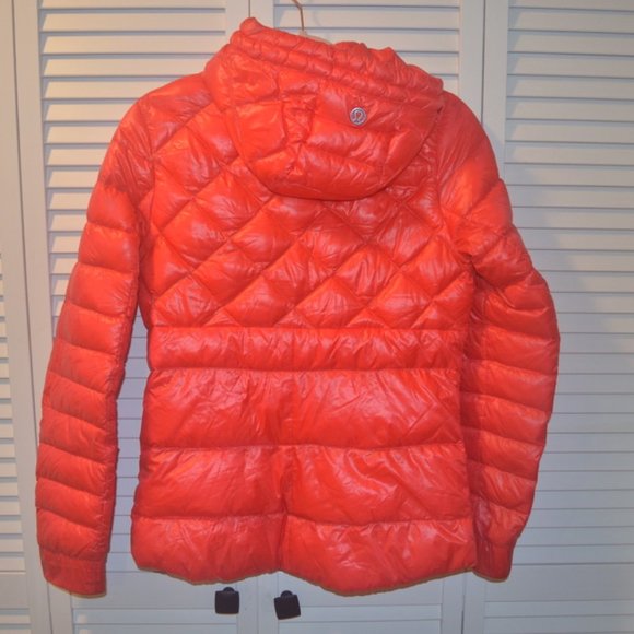 Lululemon puffer jacket - Picture 2 of 3